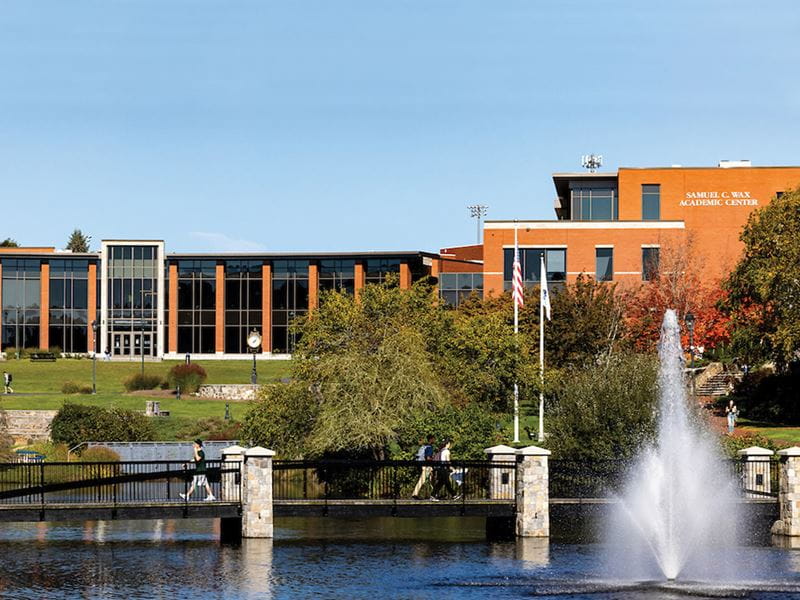 hempstead commons with fountain