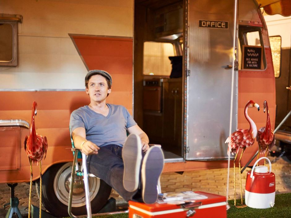 Alumnus Lucas Spivey is on a mission to help artists, all from the comfort of a 1957 Shasta camper.