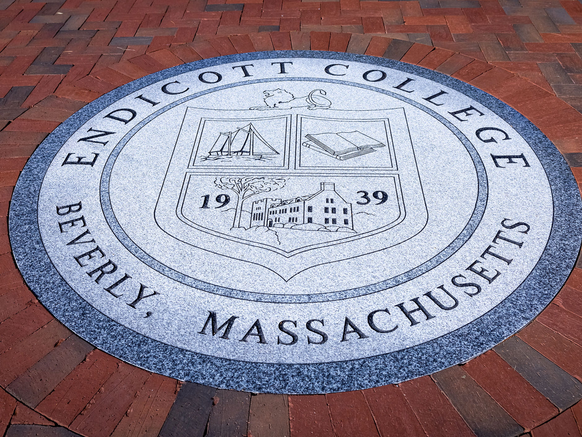 Endicott College seal