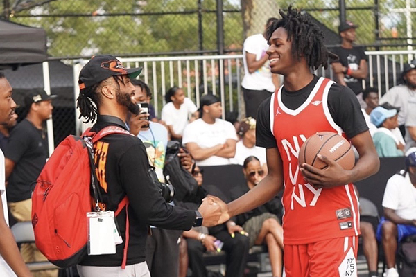 With a camera in his hands, Jordan Pettway ’21 is making a name for himself in the world of basketball, Barstool Sports, and beyond.