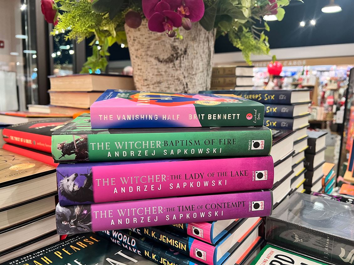 Endicott faculty recommend good books this holiday