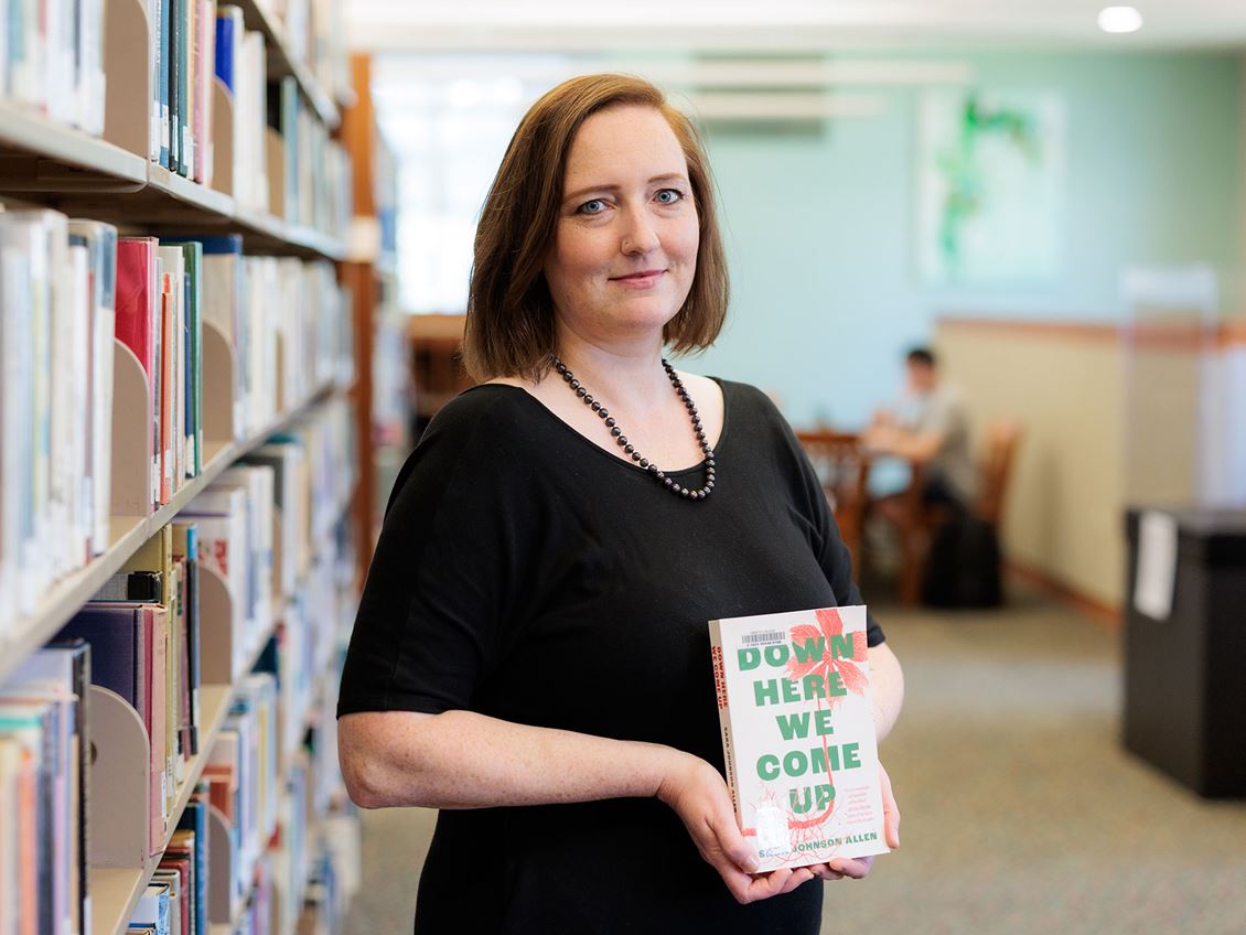 Professor of Communications Sara Johnson Allen has written a prize-winning first novel about complicated families and what defines home. 