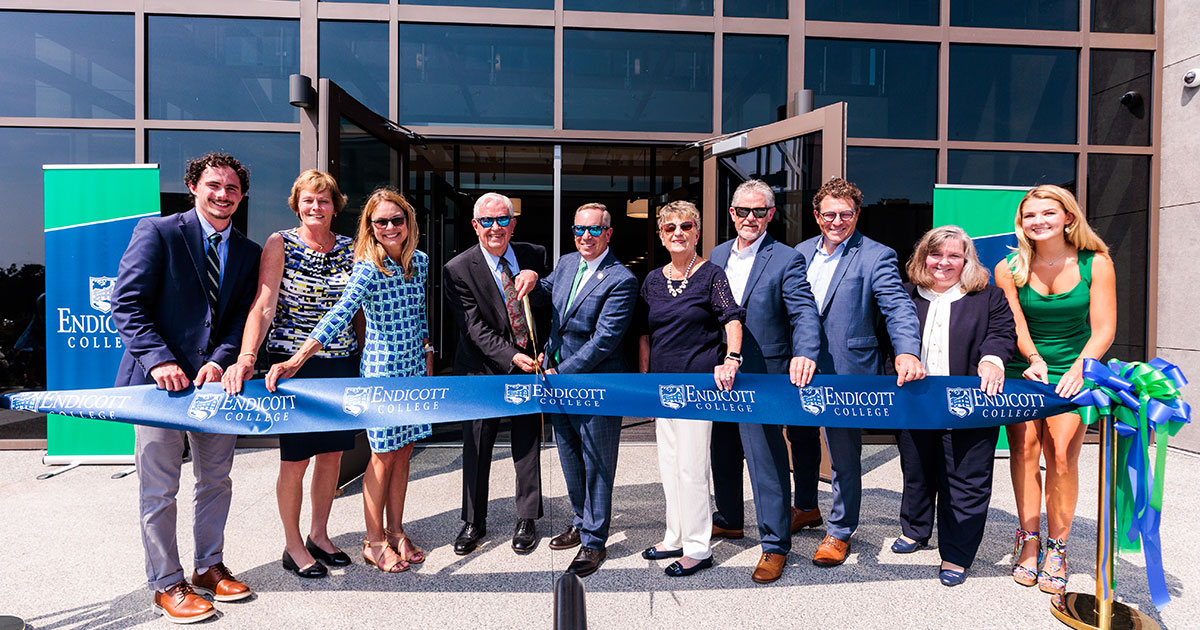 Cummings ribbon cutting and dedication