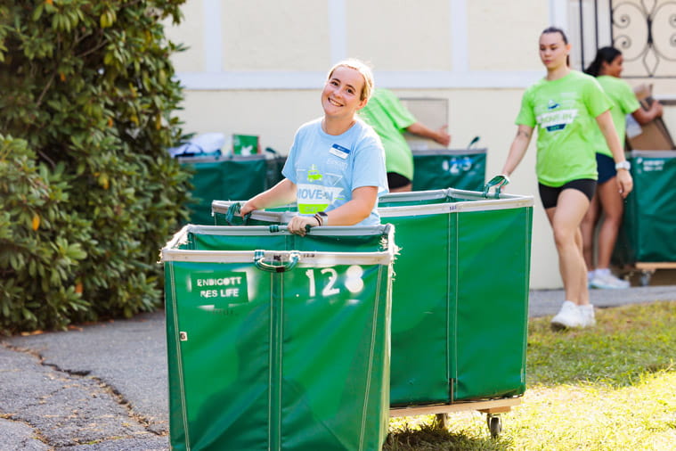 First-year students on Move-In Day 2024
